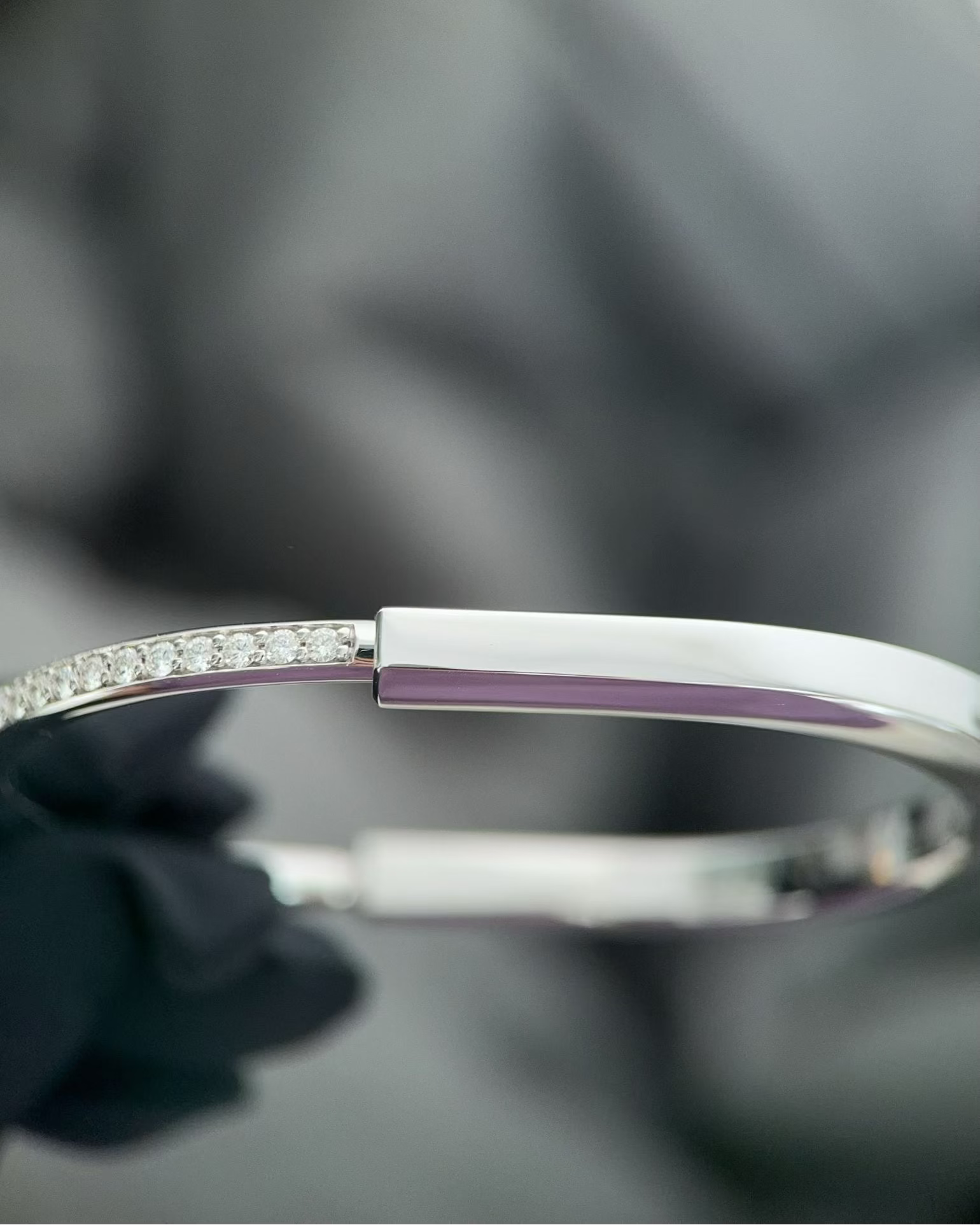 Lock Bangle with Diamonds, Classic Model