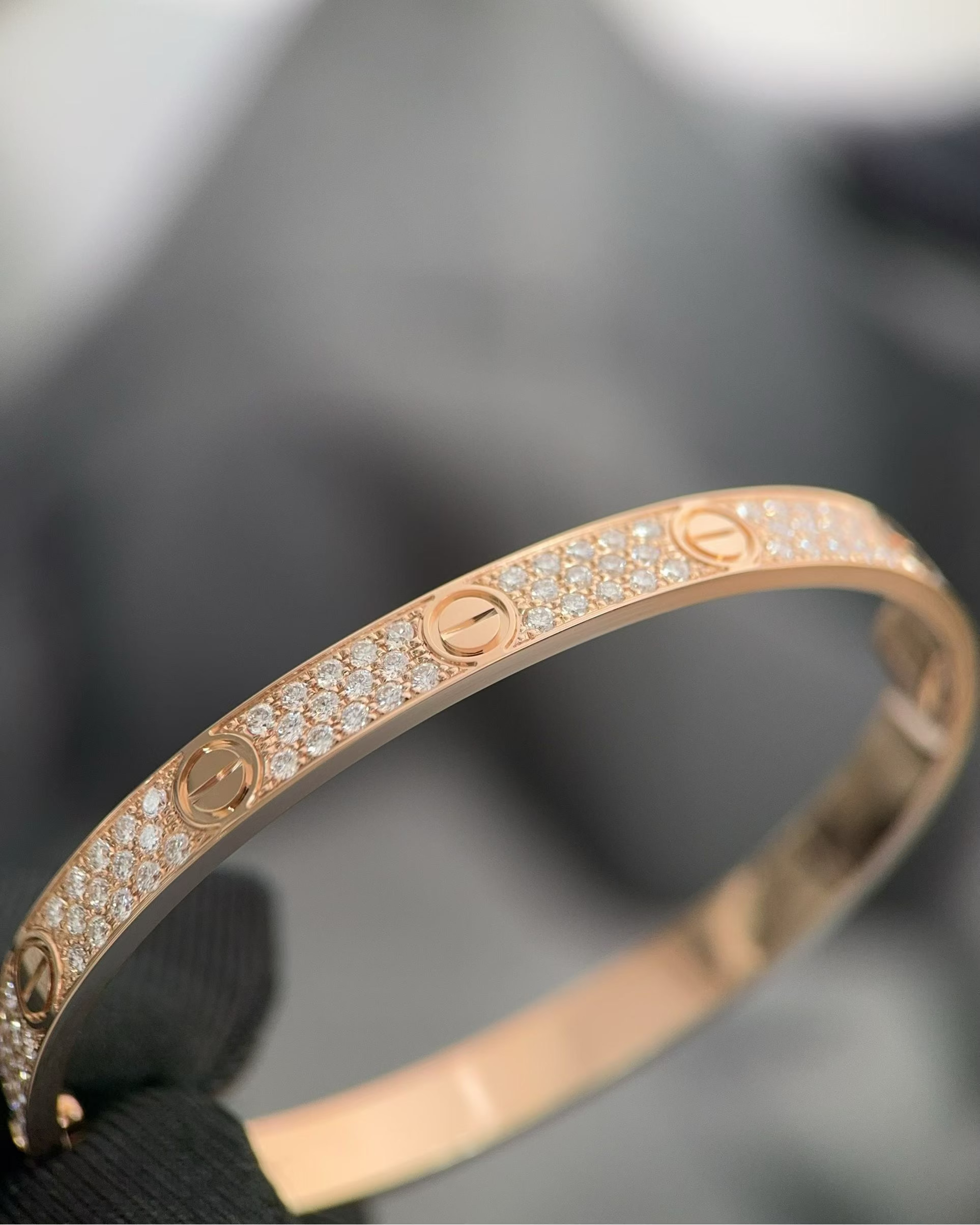 Love Bangle, Paved, Medium Model